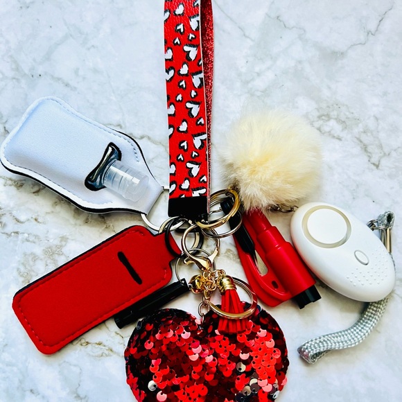 Red and White Heart Keychain Set - Picture 3 of 3
